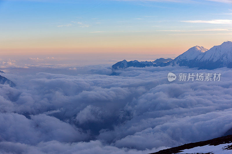 Nilgiri。珠峰电路。尼泊尔的动机。