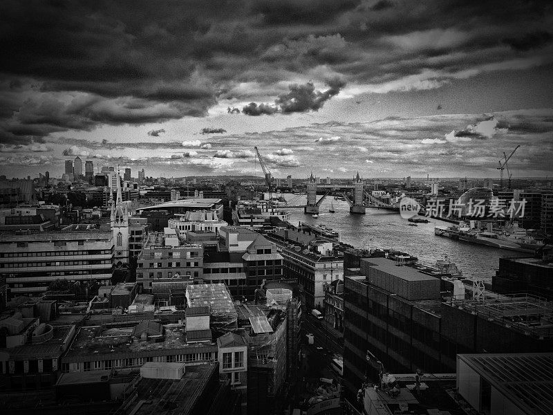伦敦塔桥和泰晤士河(移动图片)