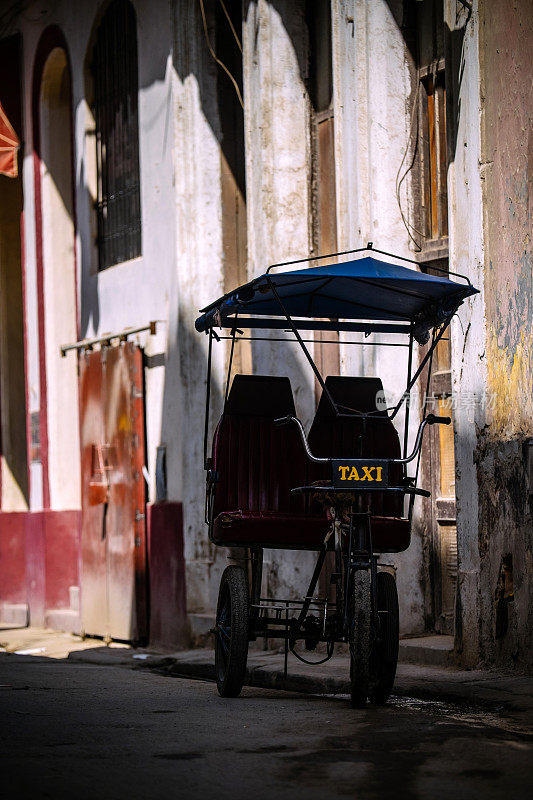 哈瓦那的黄包车出租车