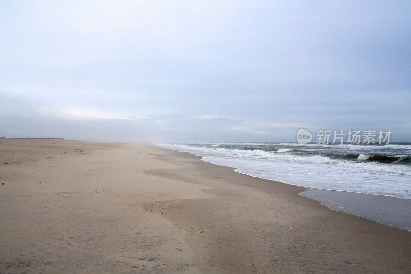 大西洋海岸冬季的海滩