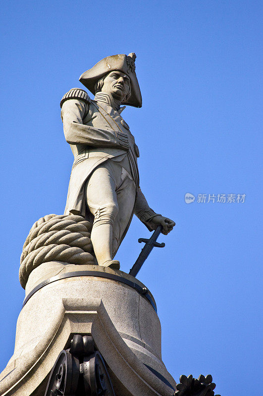 纳尔逊纪念柱上的纳尔逊上将雕像