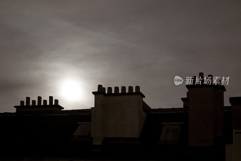 巴黎屋顶上的月光