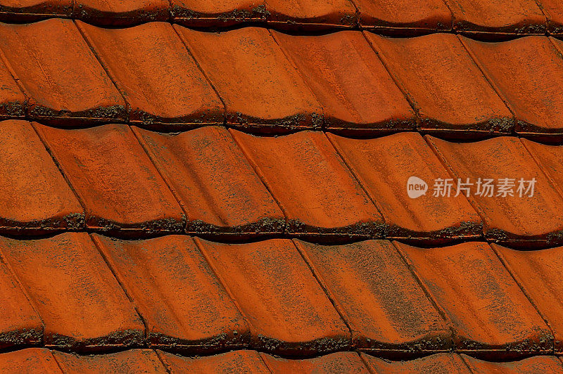 住宅屋顶瓦片的红色涂料