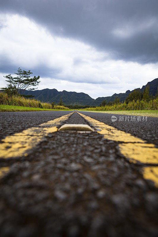 乡村公路近景，考艾岛，夏威夷群岛