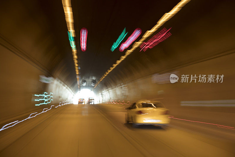 隧道内的交通