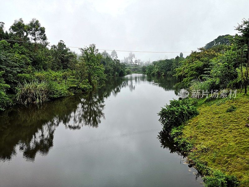 保定山大河大足石刻，中国重庆