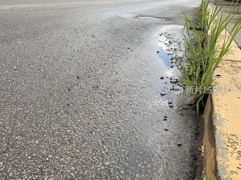 雨后城市的限制