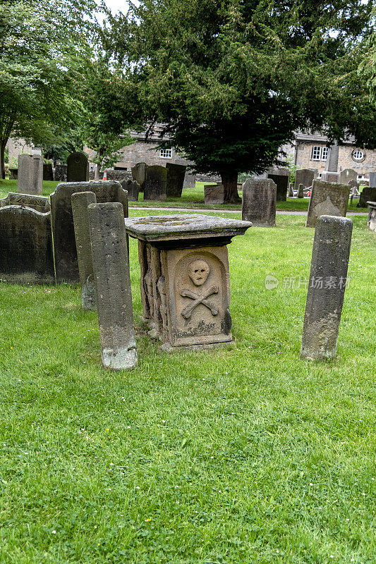 英国德比郡Eyam教堂的坟墓