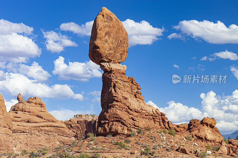 平衡的岩石在拱门国家公园