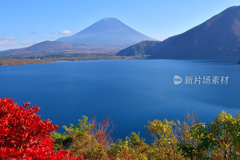 富士五湖秋叶色:元津湖