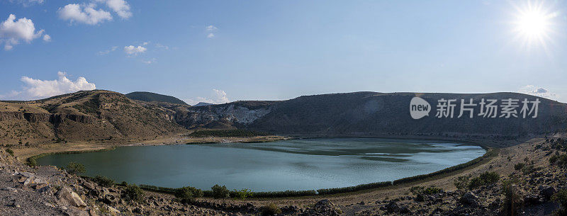 Narligol火山口湖