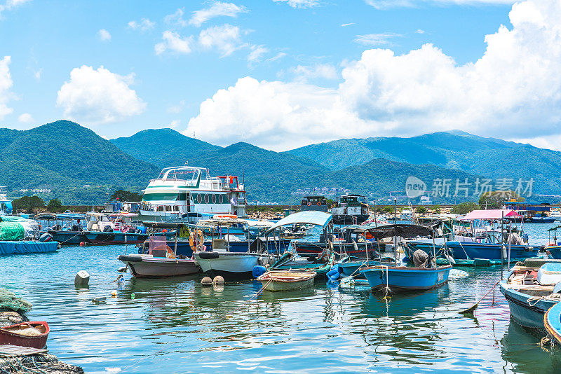 三门仔新村是香港的一个渔村。