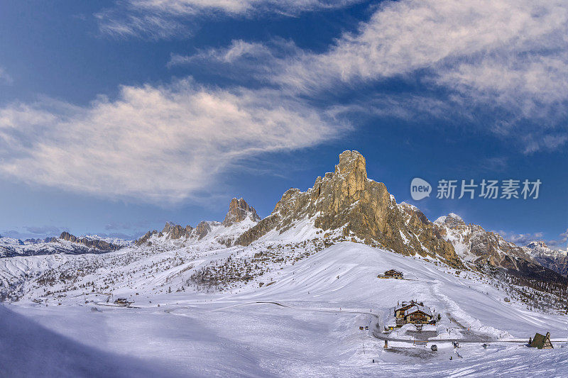 意大利白云石帕索焦冬季景观