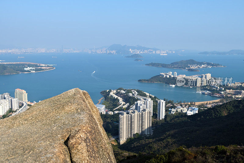 从大屿山老虎头郊游径俯瞰愉景湾全景