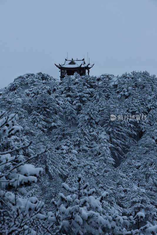 受中国黄山极地涡旋影响