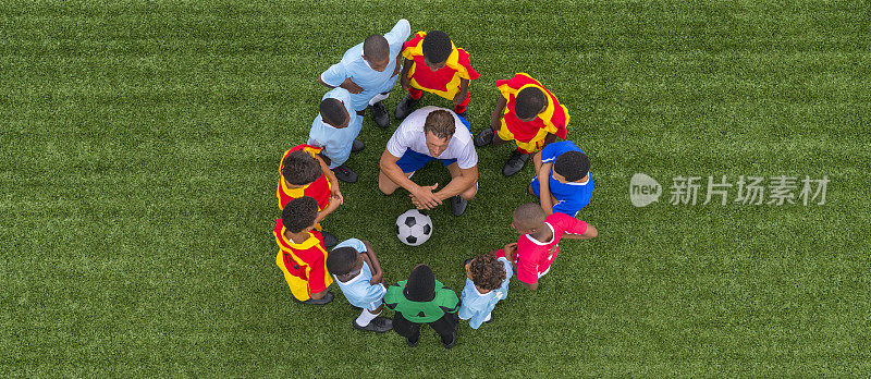 孩子足球队和他们的教练