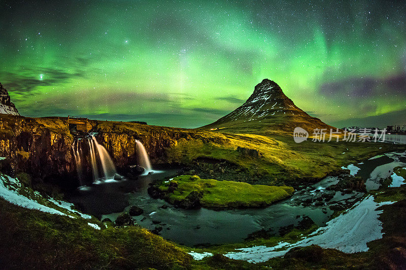 冰岛kirkjumount的北极光
