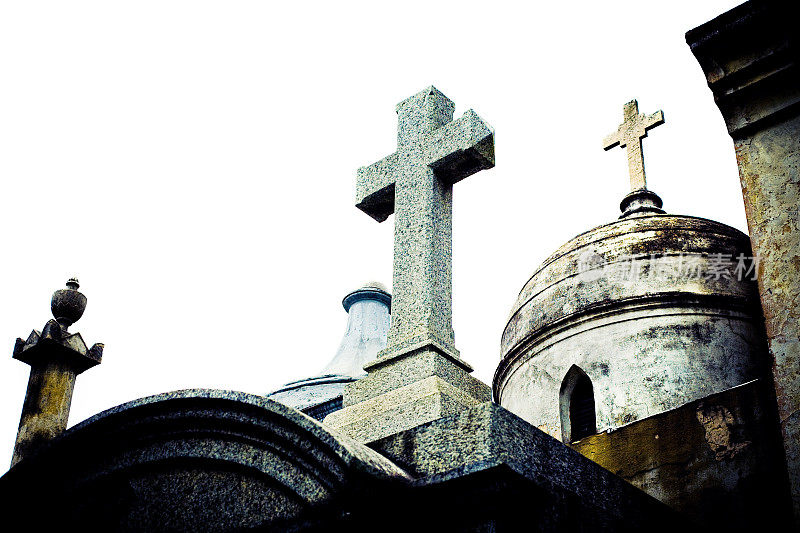 陵墓顶部的十字架