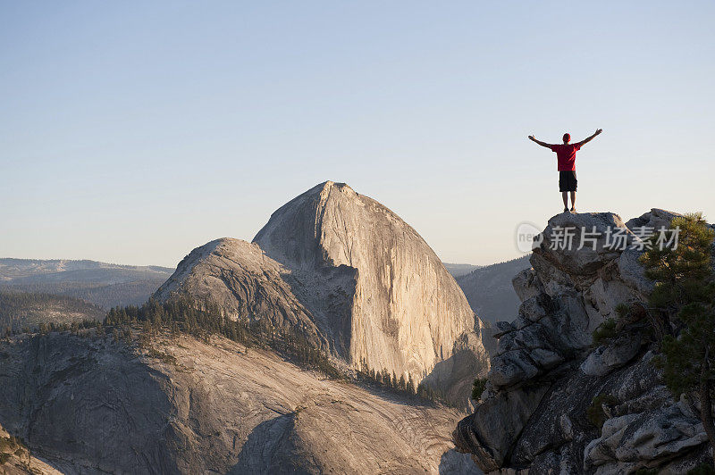 约塞米蒂山地徒步旅行