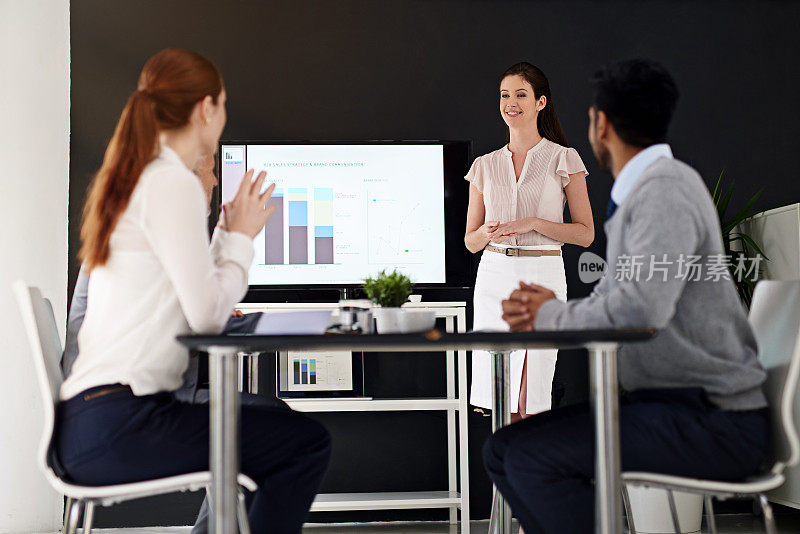 她的陈述充满了创新的想法