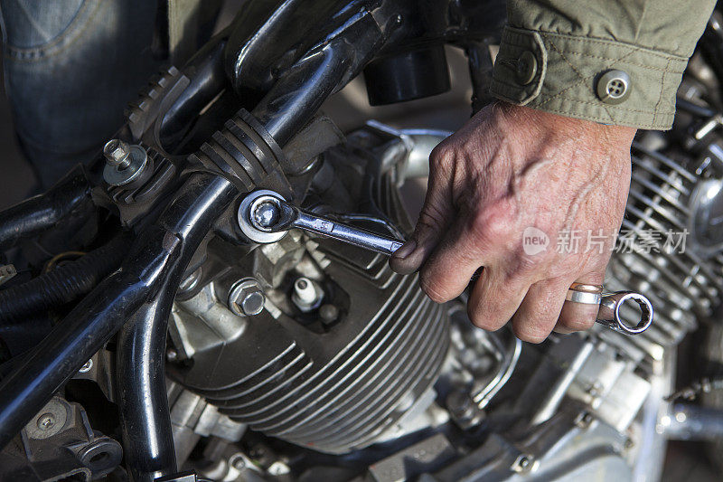 摩托车发动机维修