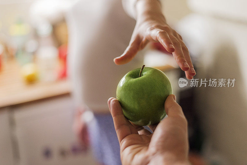 现在是两个人吃…给宝宝的健康饮食