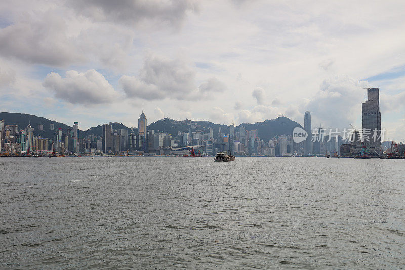 维多利亚港、九龙及香港的渡轮景观