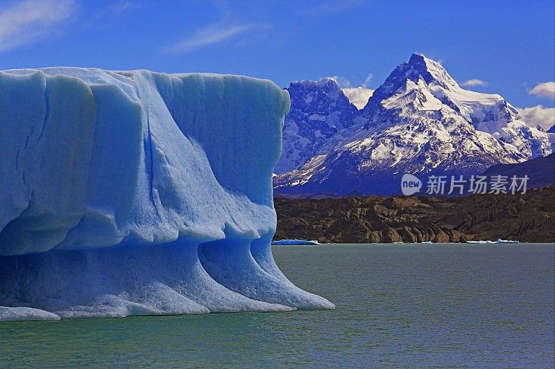 漂浮在阿根廷湖上的冰山和阿普萨拉冰川附近的浮冰-巴塔哥尼亚