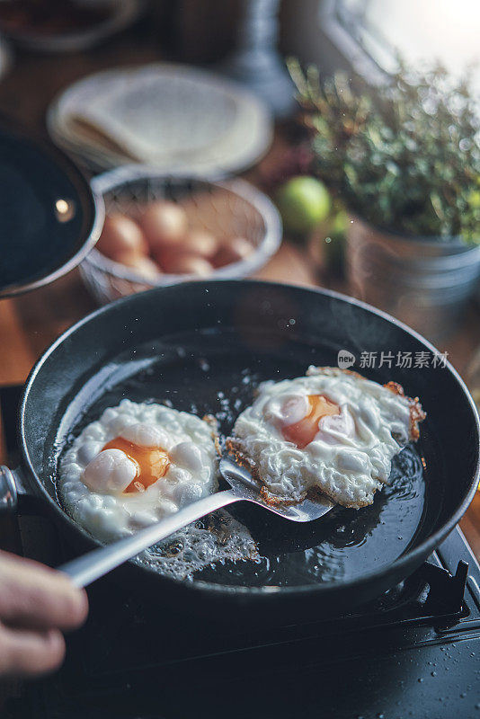 家庭厨房用平底锅煎蛋