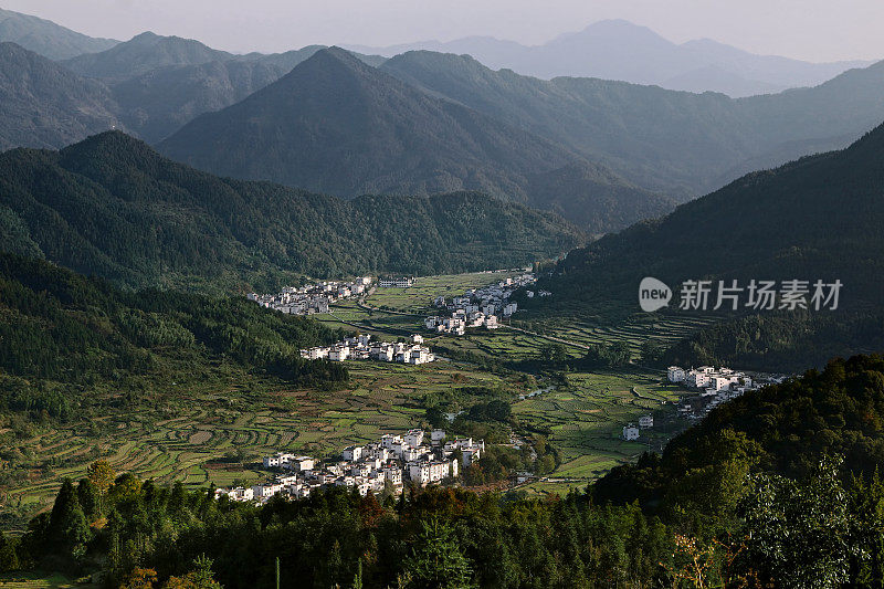 中国婺源县的古老山村