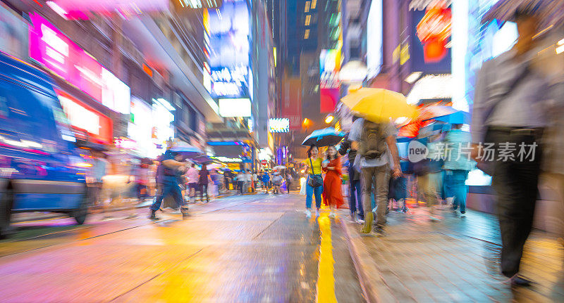 雨中的香港街道模糊运动