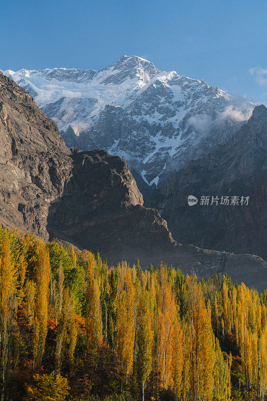 秋天的喜马拉雅山