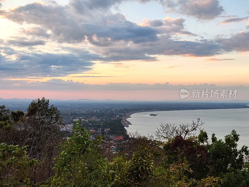 老挝Pakse，湄公河上的日落