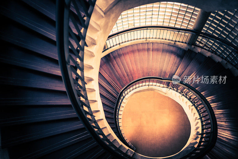 螺旋形或漩涡形楼梯，抽象或建筑概念