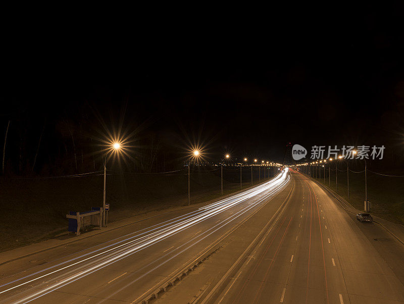 夜间公路长曝光