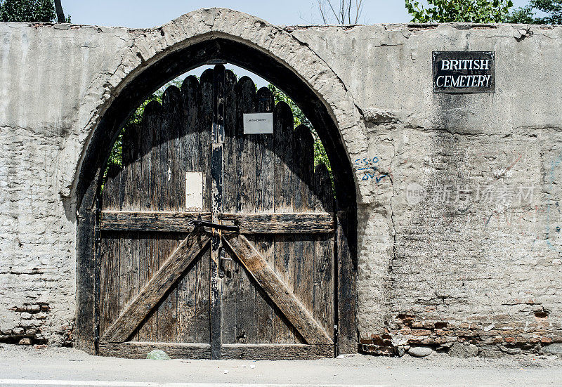 喀布尔，通往英国公墓的大门