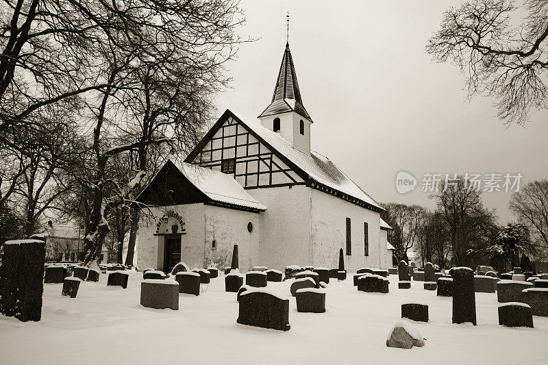 冬天的老教堂