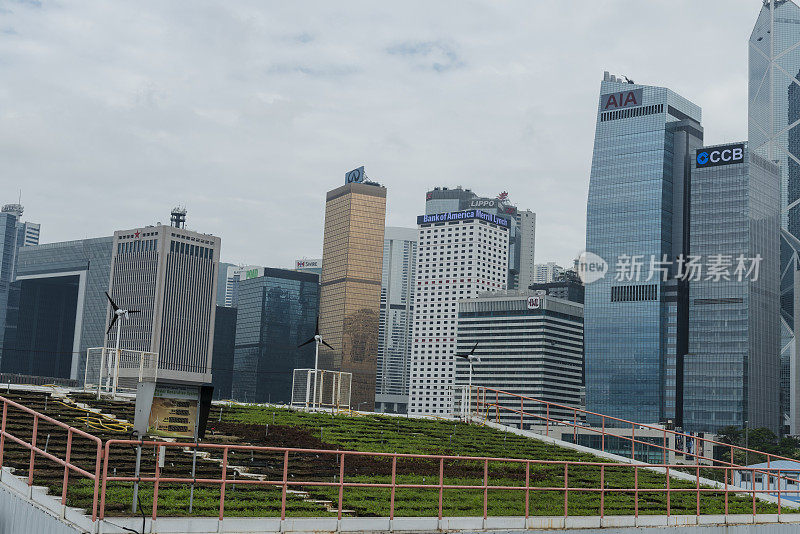 绿色屋顶和港岛天际线，中国，亚洲