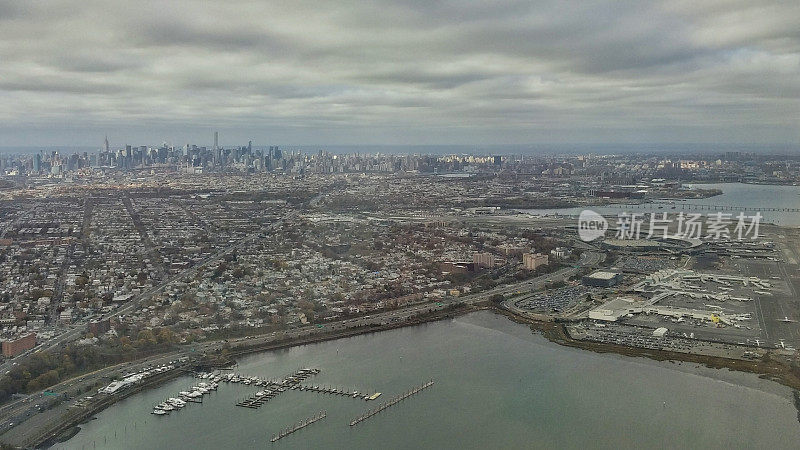 曼哈顿空中天际线，纽约，纽约桥梁地标，拉瓜迪亚机场