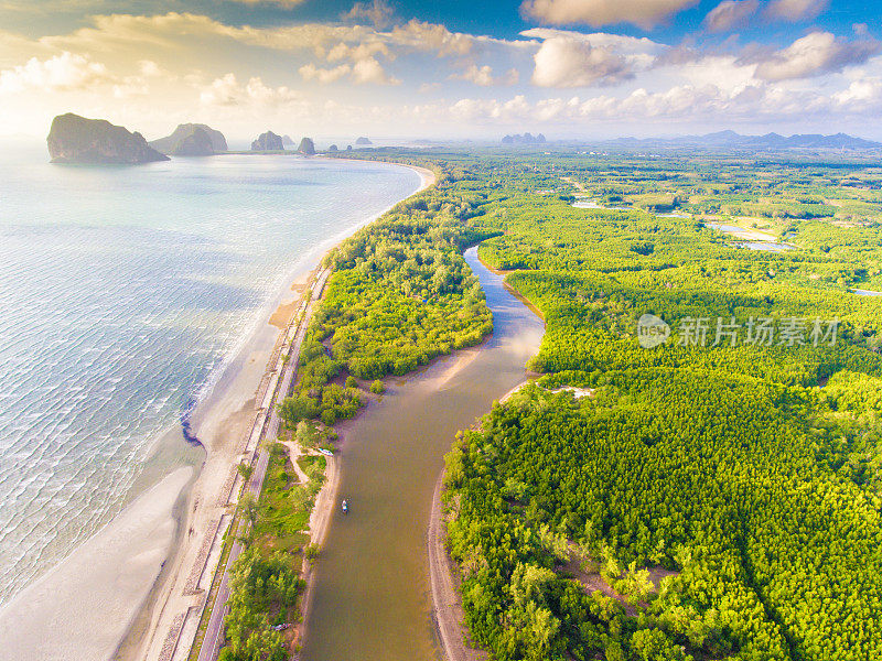 鸟瞰图巴孟海滩附近的泰国甲米