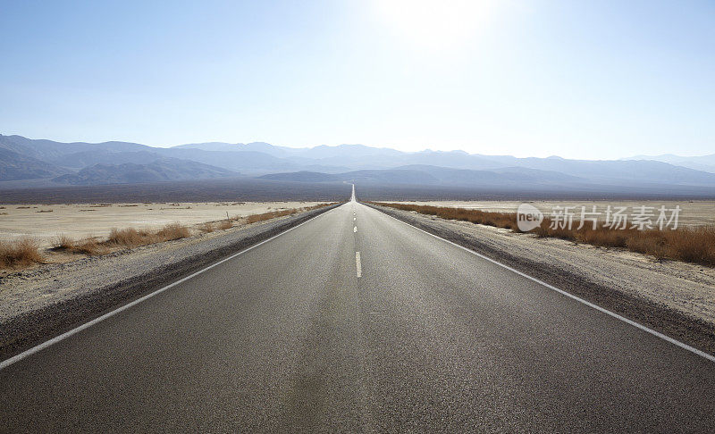 死亡谷国家公园:通往帕纳芒的直路