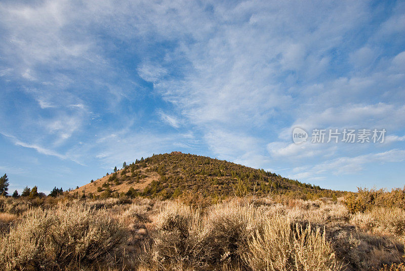 印第安井上方的莫多克火山口