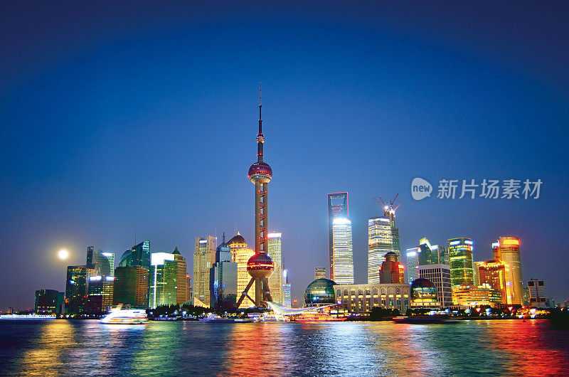 夜晚的上海天际线