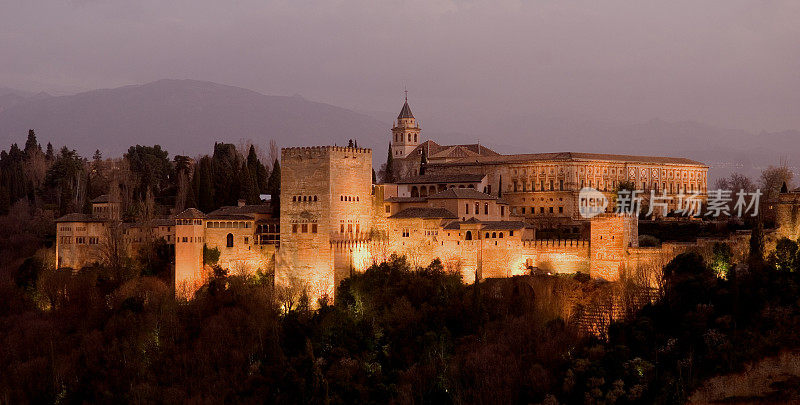 Alhambra,手榴弹