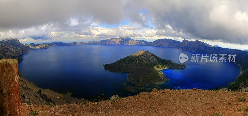 东缘火山口湖