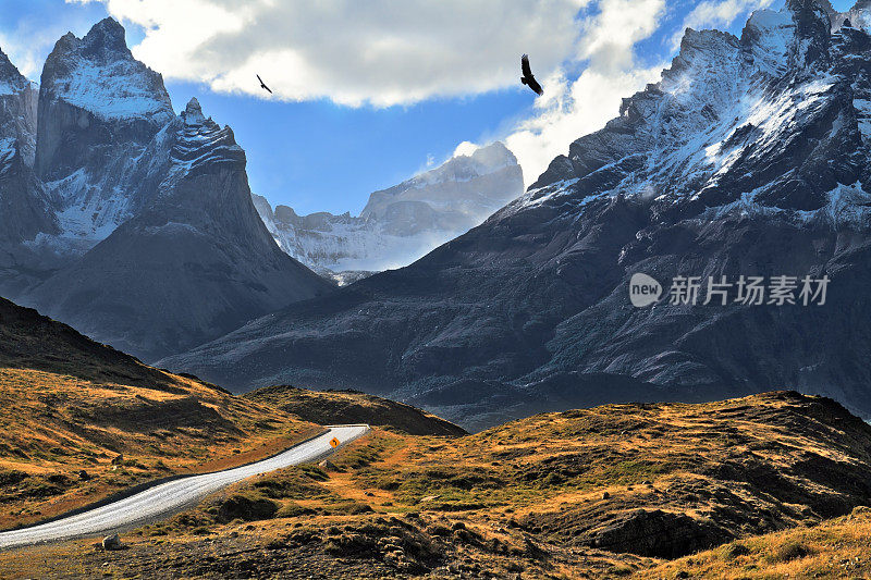 智利安第斯山脉壮丽的景色