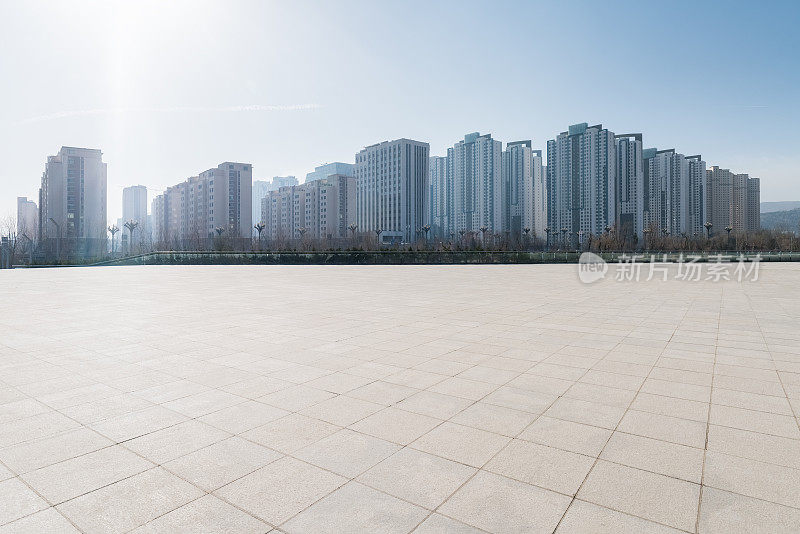 空砖地面与城市景观