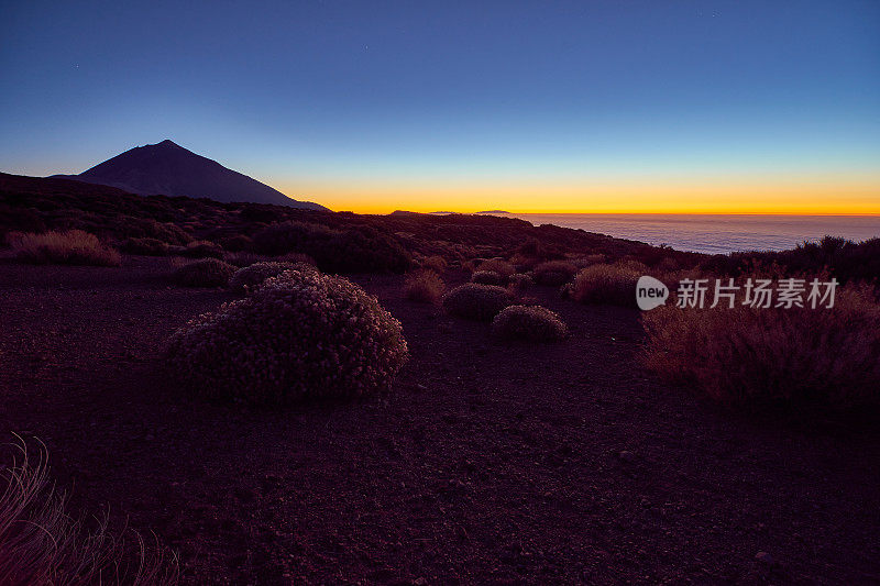 日落时的泰德山