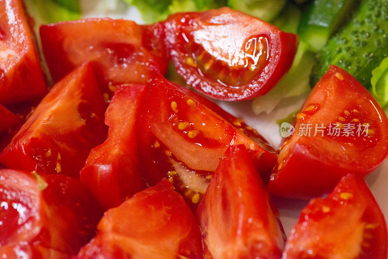 西红柿和黄瓜沙拉