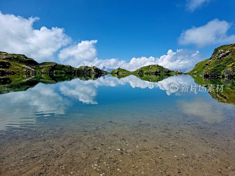 田园诗般的山湖